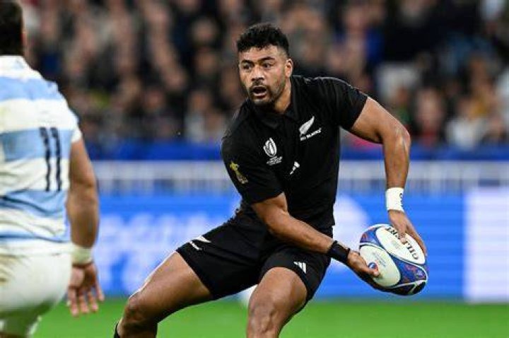 Richie Mo'unga looks to spark an attack under pressure during the All Blacks' defeat to the Boks at Mbombela Stadium.